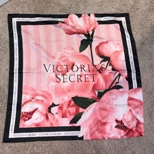 Victoria’s Secret Multi-Use Scarf